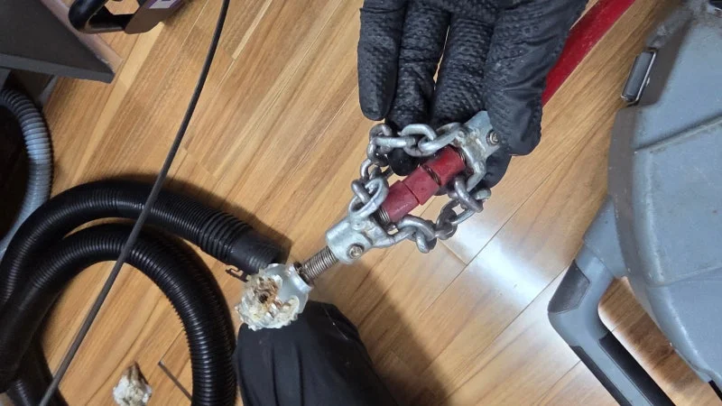 싱크대 관로 작업에 사용한 샤프트 장비
